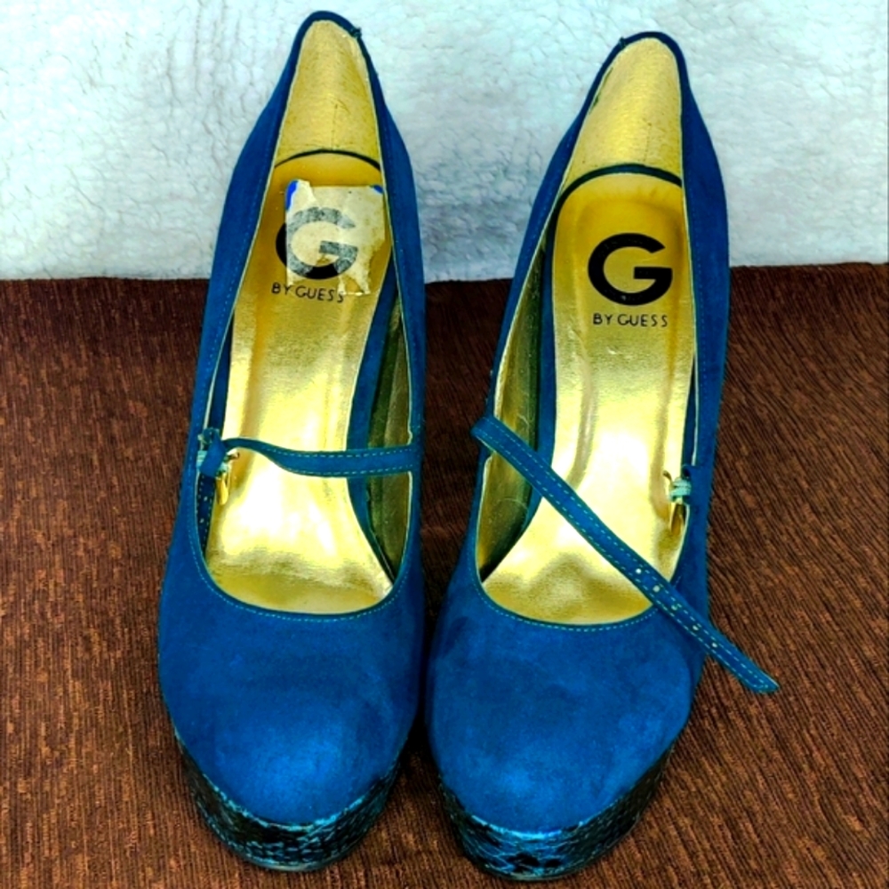 Aqua Green Guess Platform heels size 9
